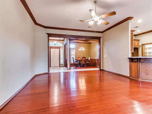 1809 Parkway Drive, Moore, OK 73160
