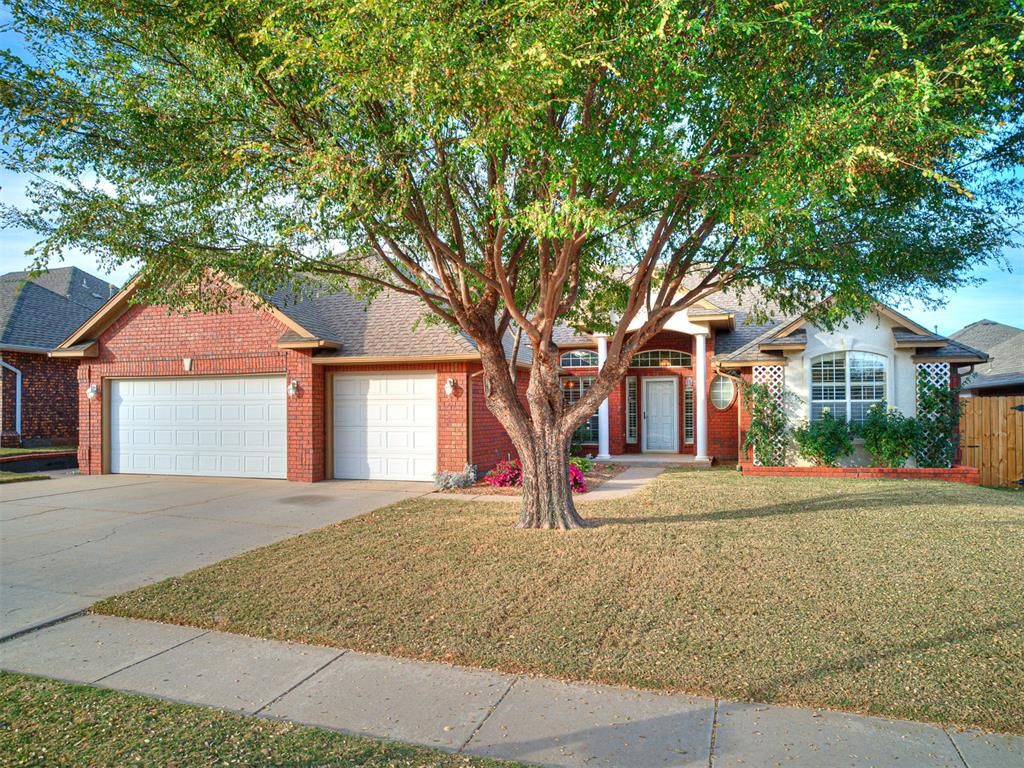 1809 Parkway Drive, Moore, OK 73160