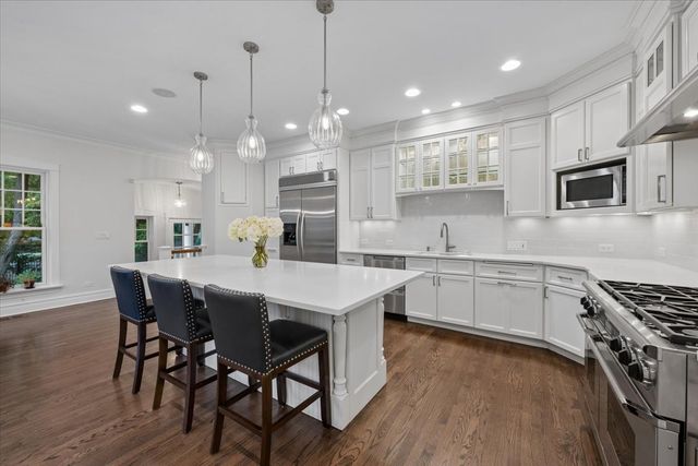 1141 Sheridan Road, Wilmette, IL 60091