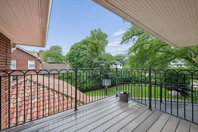 1141 Sheridan Road, Wilmette, IL 60091
