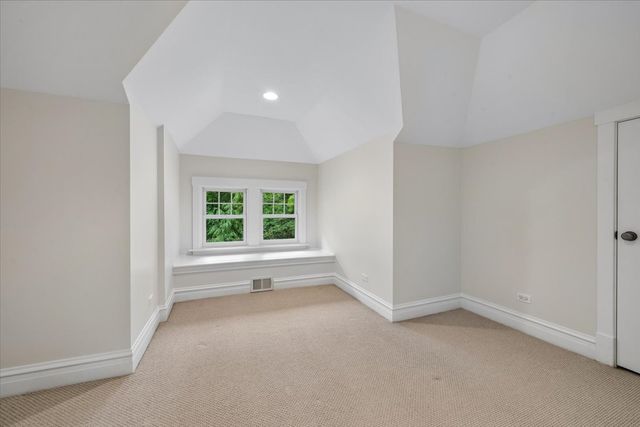 1141 Sheridan Road, Wilmette, IL 60091
