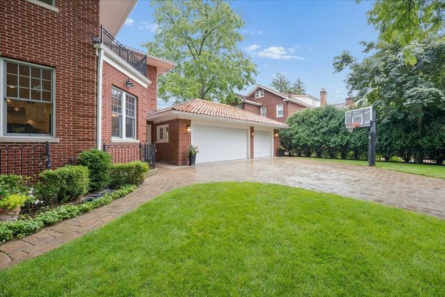 1141 Sheridan Road, Wilmette, IL 60091