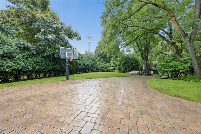 1141 Sheridan Road, Wilmette, IL 60091