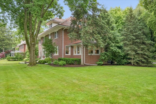 1141 Sheridan Road, Wilmette, IL 60091