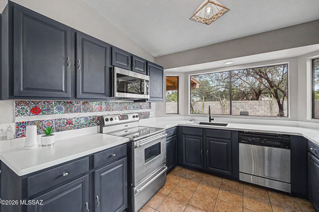 5811 S Oaklands Drive, Tucson, AZ 85746