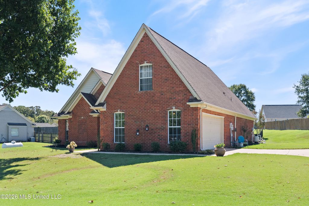 109 Ethelyn Smith Drive, Senatobia, MS 38668 — photo 3