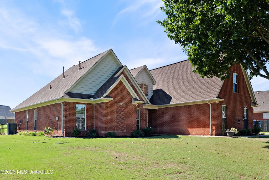 109 Ethelyn Smith Drive, Senatobia, MS 38668 — photo 4