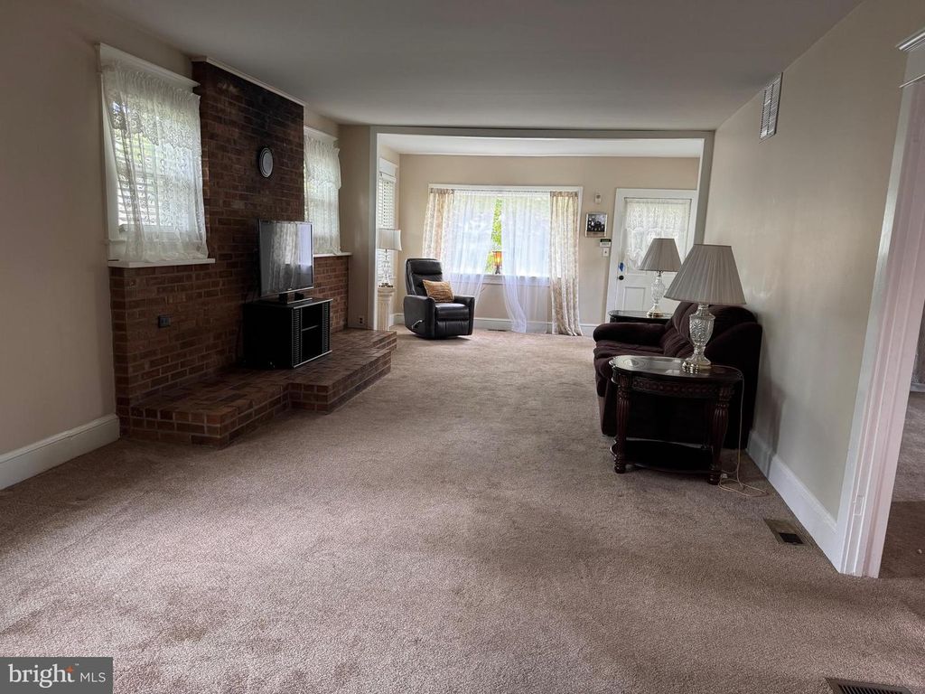 16 NORMAN AVE, DELRAN, NJ 08075 — photo 4