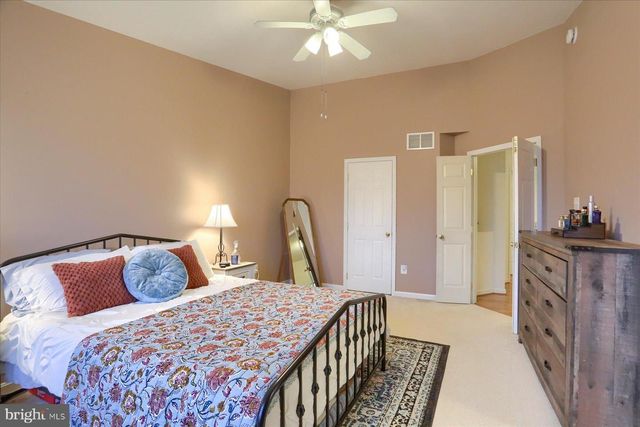 1435 WANDA DR, Hanover, PA 17331