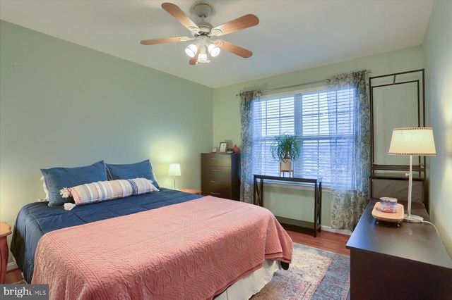 1435 WANDA DR, Hanover, PA 17331