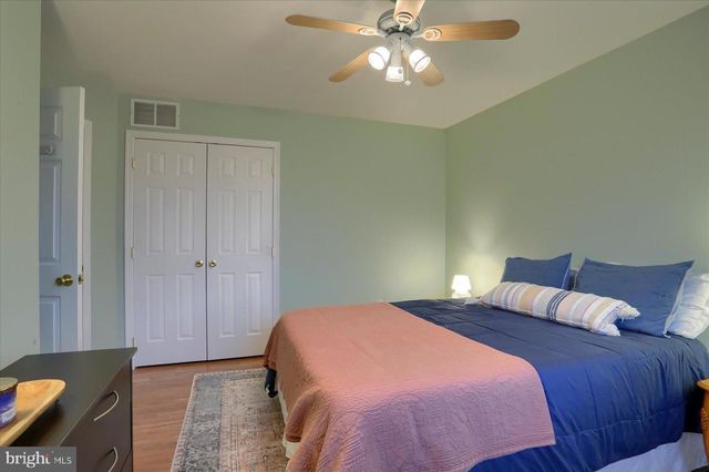 1435 WANDA DR, Hanover, PA 17331