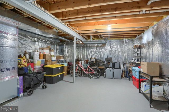 1435 WANDA DR, Hanover, PA 17331