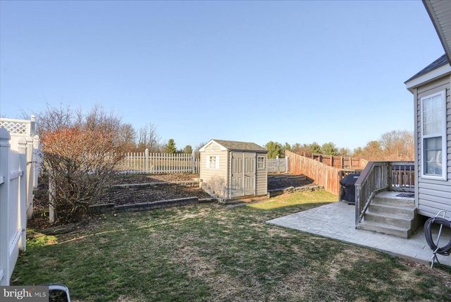 1435 WANDA DR, Hanover, PA 17331