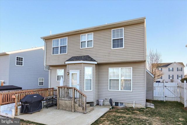 1435 WANDA DR, Hanover, PA 17331