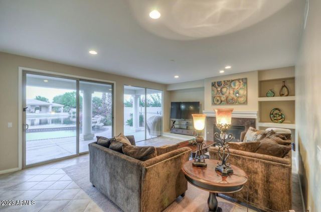 1690 W BARTLETT Way, Chandler, AZ 85248