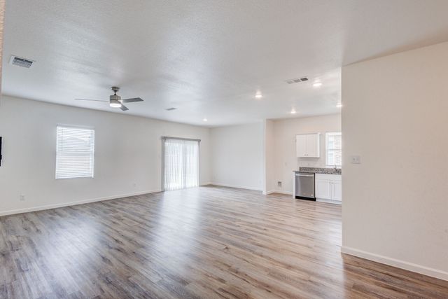 14 Elderbrook Lane, Edgecliff Village, TX 76134