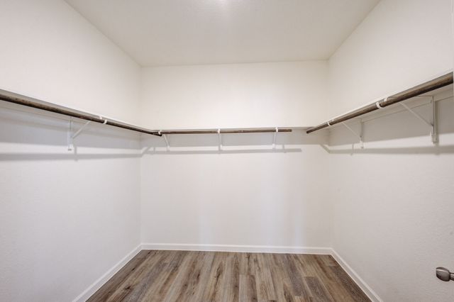 14 Elderbrook Lane, Edgecliff Village, TX 76134