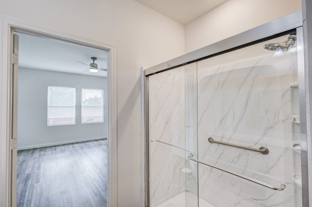 14 Elderbrook Lane, Edgecliff Village, TX 76134