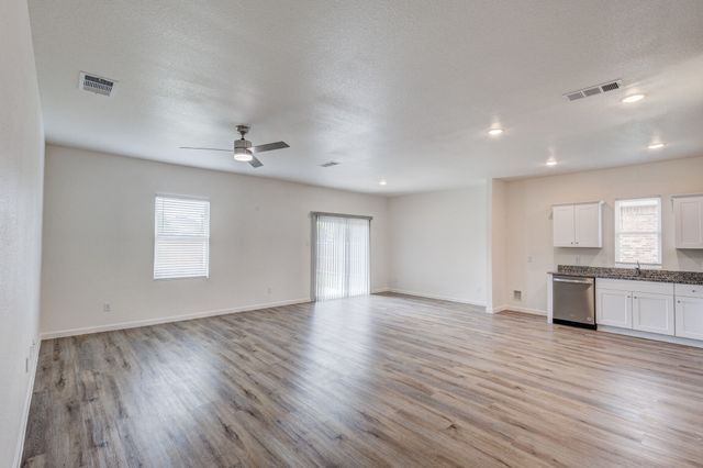 14 Elderbrook Lane, Edgecliff Village, TX 76134