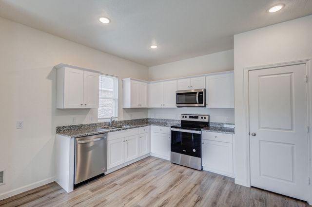 14 Elderbrook Lane, Edgecliff Village, TX 76134