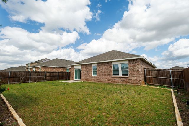 14 Elderbrook Lane, Edgecliff Village, TX 76134