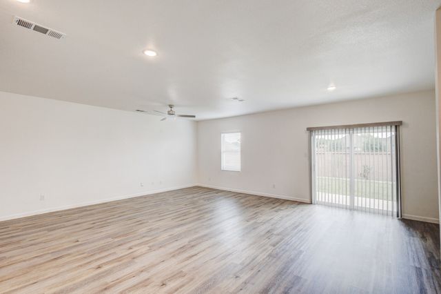 14 Elderbrook Lane, Edgecliff Village, TX 76134