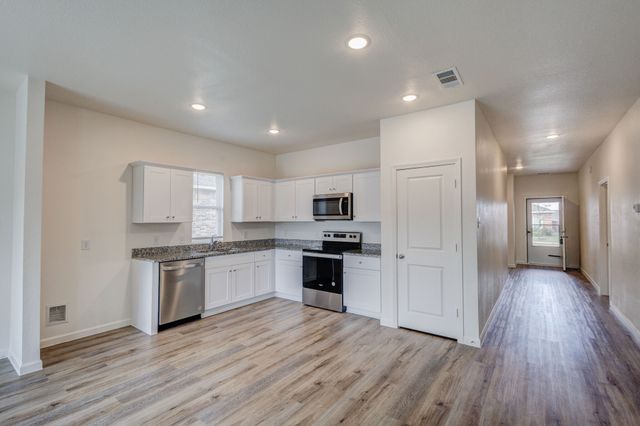 14 Elderbrook Lane, Edgecliff Village, TX 76134