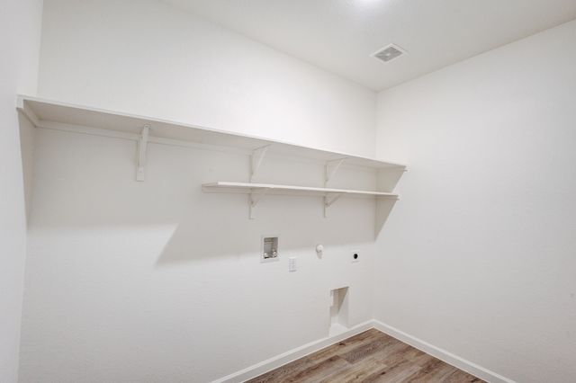 14 Elderbrook Lane, Edgecliff Village, TX 76134