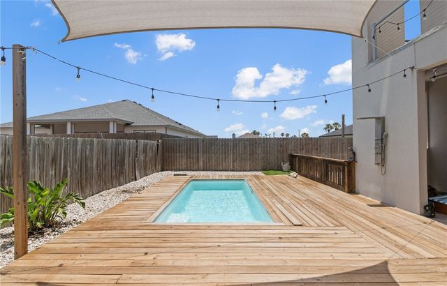 15130 Reales Dr, Corpus Christi, TX 78418