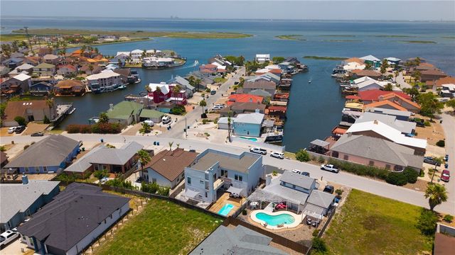 15130 Reales Dr, Corpus Christi, TX 78418