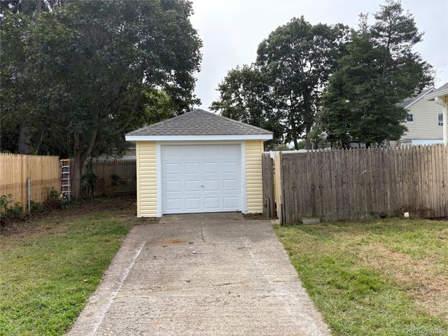 34 S 5th Avenue, Brentwood, NY 11717