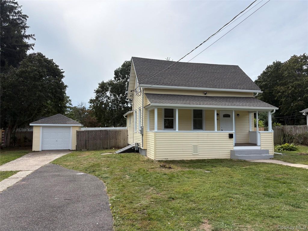 34 S 5th Avenue, Brentwood, NY 11717 — photo 2
