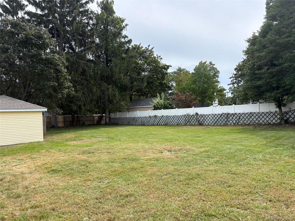 34 S 5th Avenue, Brentwood, NY 11717 — photo 5