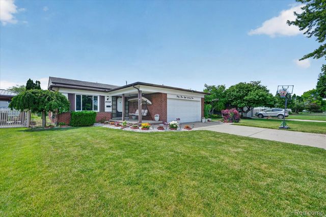 33879 Brookshire Drive, Sterling Heights, MI 48312