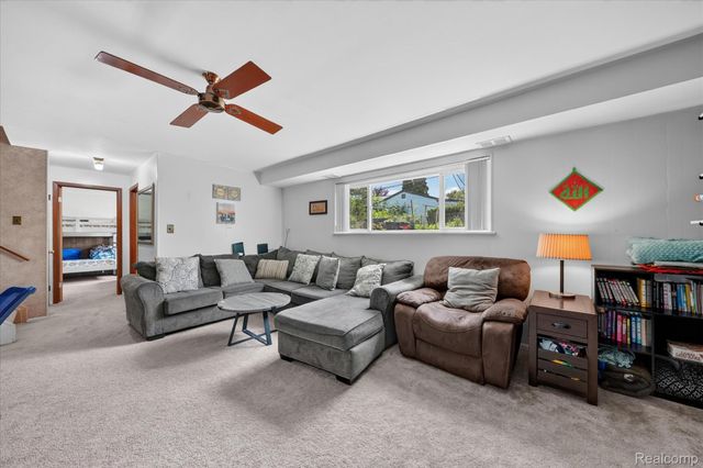33879 Brookshire Drive, Sterling Heights, MI 48312