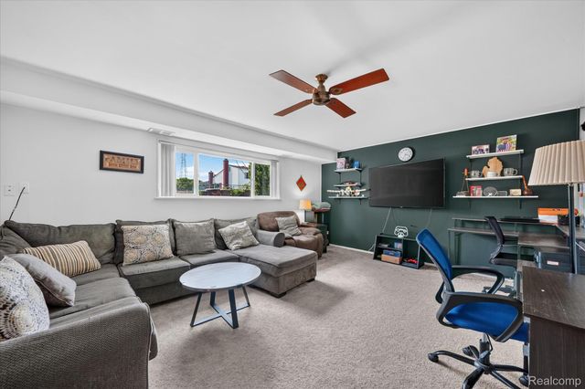 33879 Brookshire Drive, Sterling Heights, MI 48312