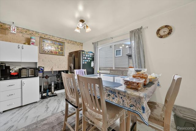 33879 Brookshire Drive, Sterling Heights, MI 48312