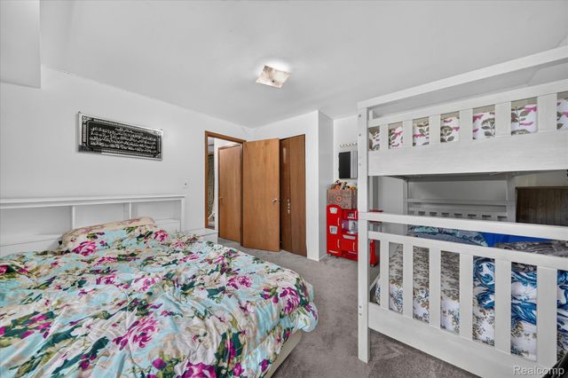 33879 Brookshire Drive, Sterling Heights, MI 48312