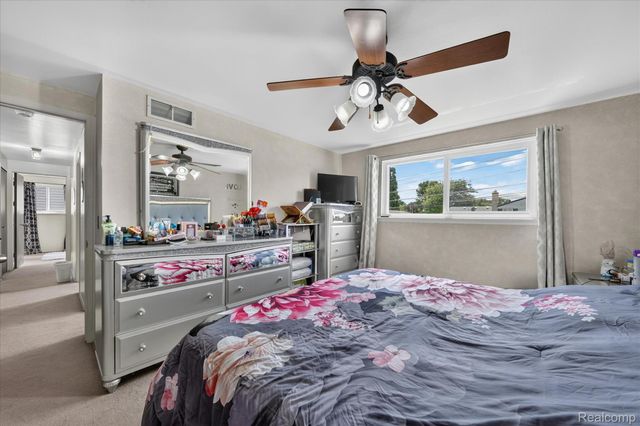 33879 Brookshire Drive, Sterling Heights, MI 48312