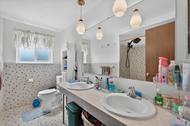 33879 Brookshire Drive, Sterling Heights, MI 48312