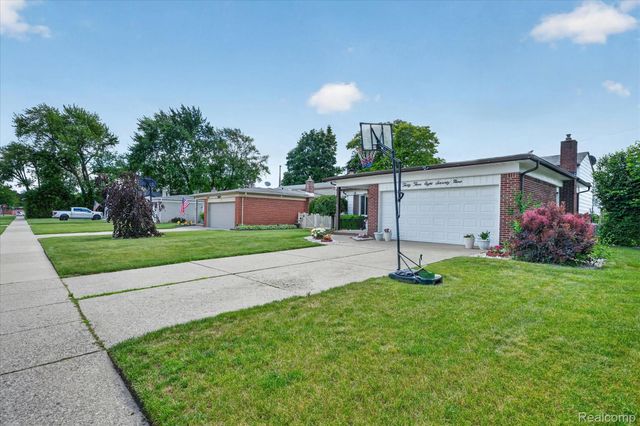 33879 Brookshire Drive, Sterling Heights, MI 48312
