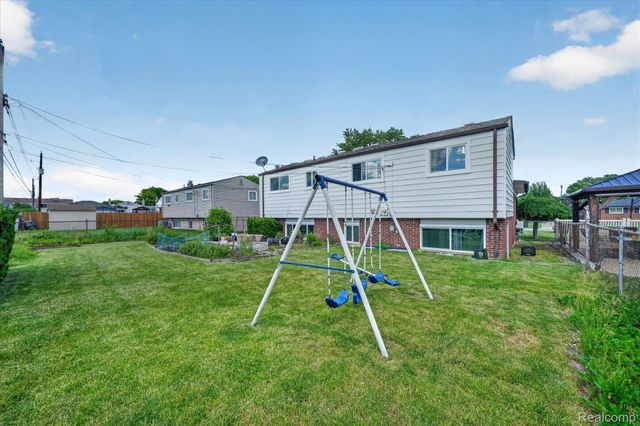 33879 Brookshire Drive, Sterling Heights, MI 48312