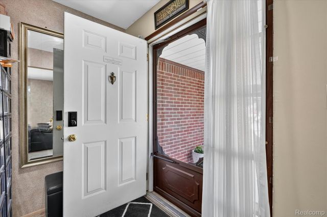 33879 Brookshire Drive, Sterling Heights, MI 48312