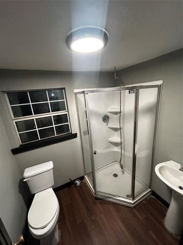 8915 Irvington Boulevard, Houston, TX 77022