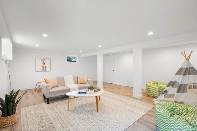 233 Evandale Road, Scarsdale, NY 10583