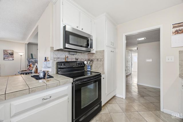 2405 Cheshire Drive, Bakersfield, CA 93309