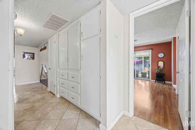 2405 Cheshire Drive, Bakersfield, CA 93309