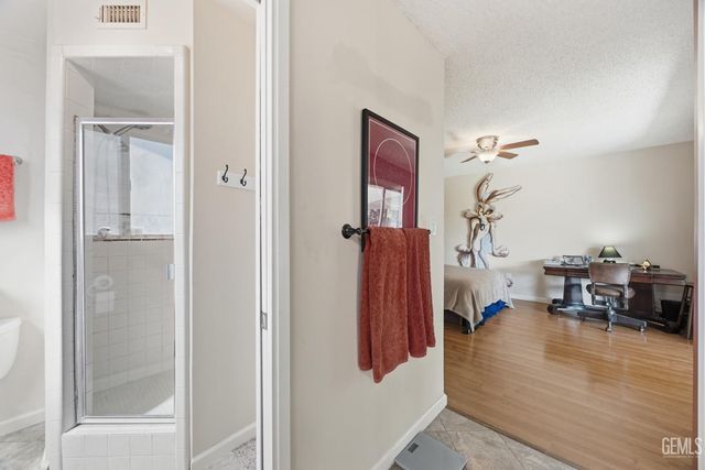 2405 Cheshire Drive, Bakersfield, CA 93309