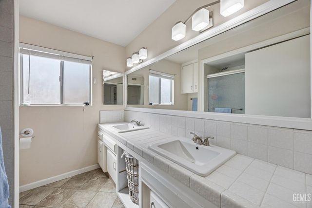 2405 Cheshire Drive, Bakersfield, CA 93309