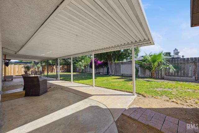 2405 Cheshire Drive, Bakersfield, CA 93309
